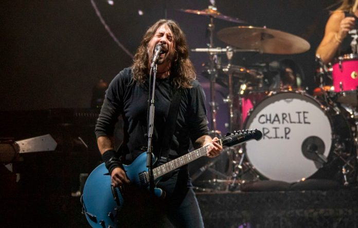 Foo Fighters Lepas Single Baru dalam Band Fiksi, Dream Widow