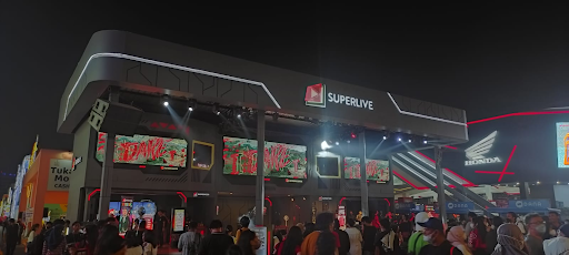 Gangga Suguhkan Penampilan Spektakuler di SUPERLIVE Stage