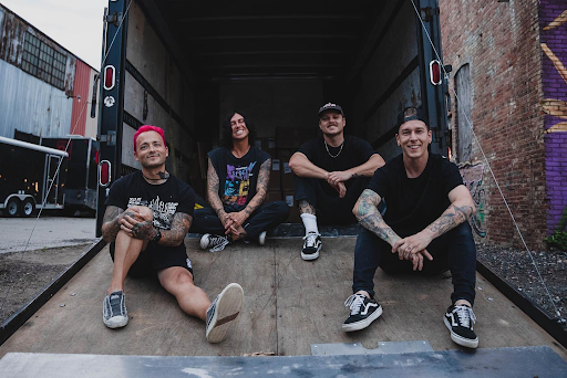 Sleeping With Sirens Lepas Single Baru, Let You Down