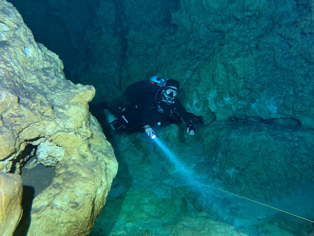 Ilustrasi technical diving. Image:  Francisco Davids/Pexels