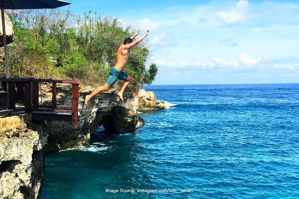 Mahana Cliff Jumping Point
