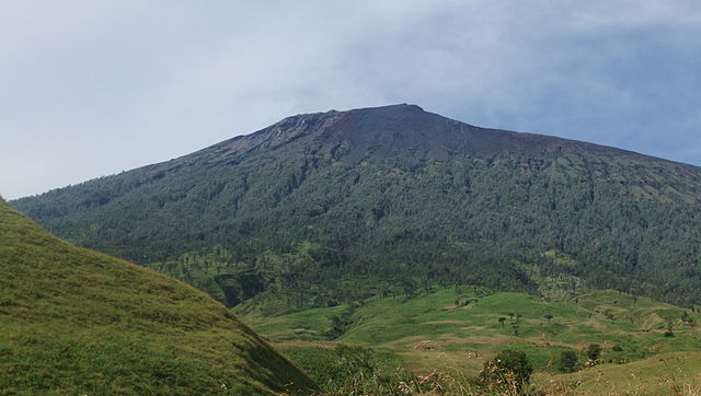 Gunung Rinjani. Image: Wikipedia