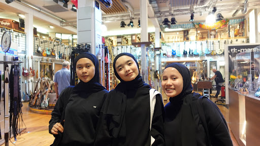 Kunjungan VOB ke Musikhaus Thomann, ‘Surga’-nya Para Musisi