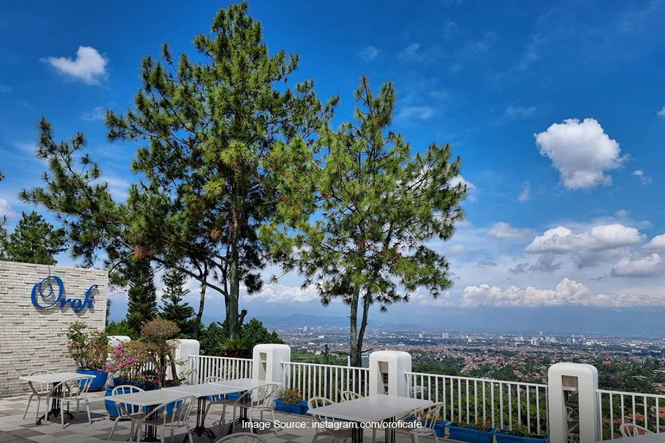 kafe bernuansa alam di Bandung