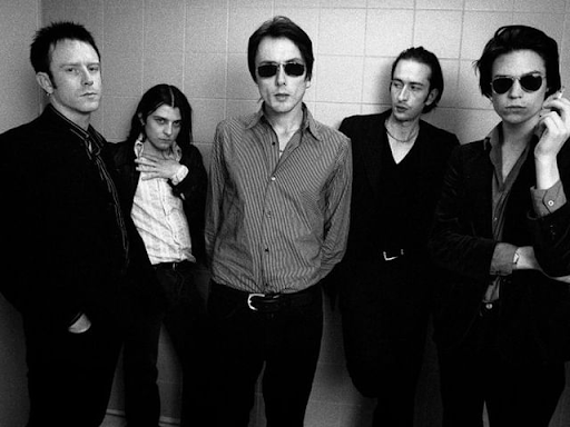 Suede Rilis Single Baru yang Powerful, 15 Again