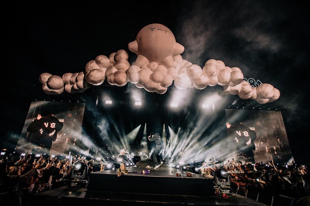 Momen Tak Terlupakan Head In The Clouds 2018