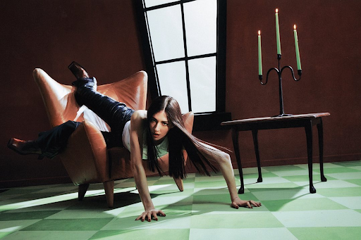 Caroline Polachek Kolabs dengan Grimes dan Dido di Album Terbaru