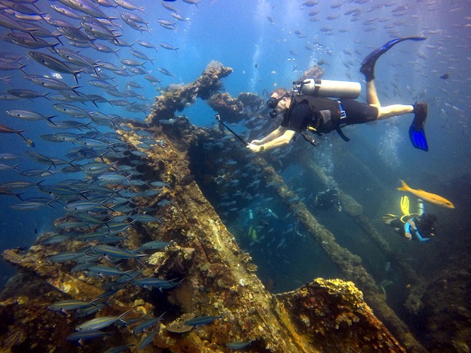 Ilustrasi diving di Tulamben. Image: Love Bali