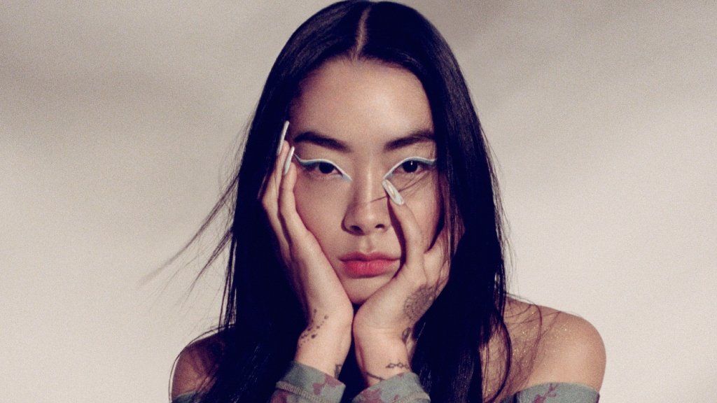 Catch Me In The Air, Single Terbaru dari Rina Sawayama