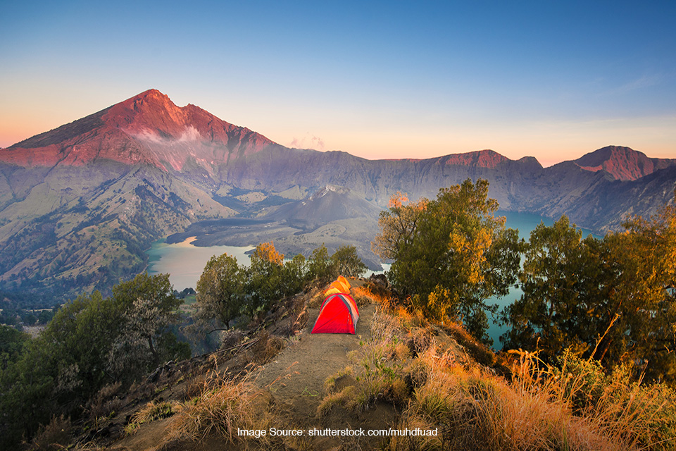 Gunung Sanggar dan Gunung Rinjani