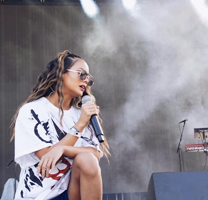 Melihat Album Debut Ylona Garcia, Jagoan 88rising asal Filipina | SUPERLIVE