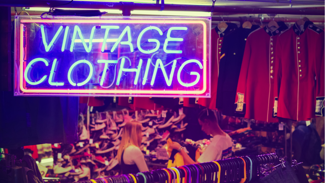 Thrift Culture: Perlawanan Demi Kelestarian Lingkungan Menggunakan Vintage Fashion