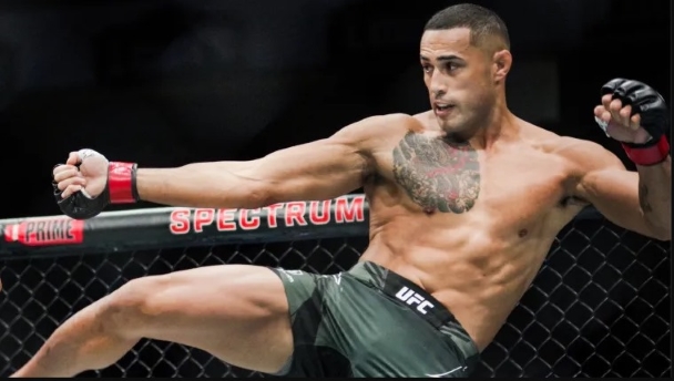 Carlos Ulberg Bikin Heboh UFC Fight Night Perth: KO Gila Dominick Reyes di Ronde Pertama!