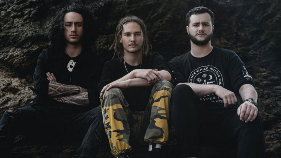 Luapan Emosi Alien Weaponry Tentang Masa Depan Alam