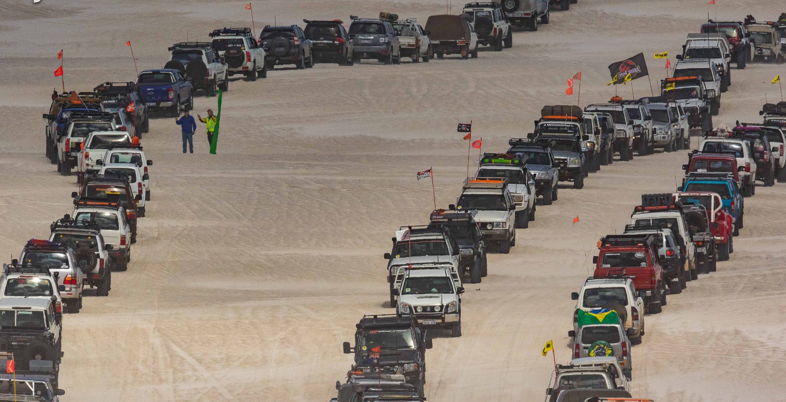 Konvoi Mobil Offroad yang Mengular Hingga 10 Km Ini Gebrak Rekor Dunia!