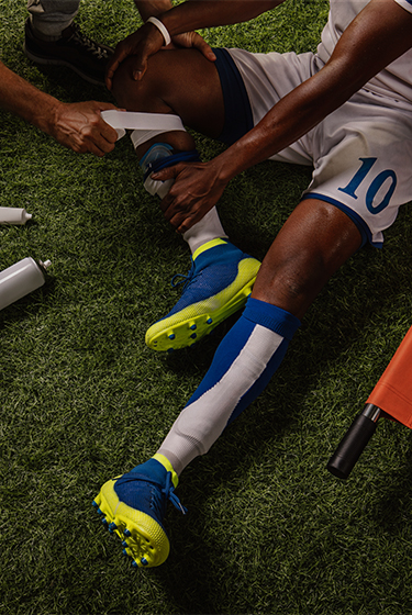 Penting Buat Lo Tau, Ternyata Cedera Sepakbola dan Futsal Itu Berbeda, Superfriends!