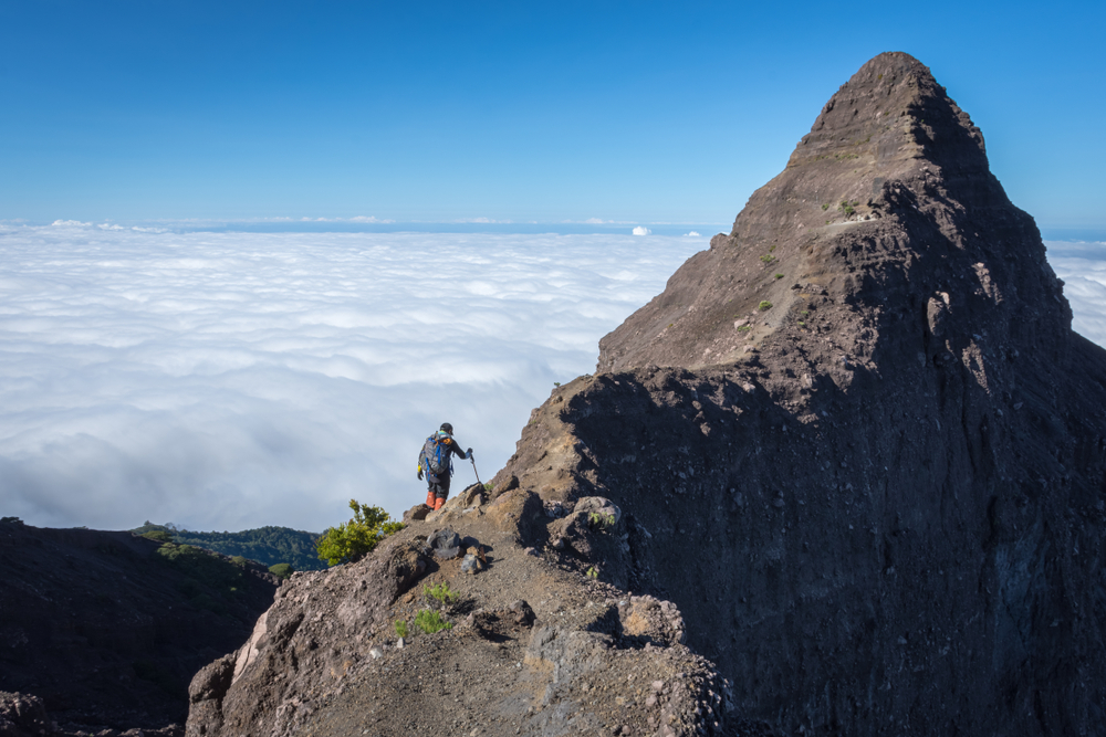 Gunung Paling Berbahaya di Indonesia