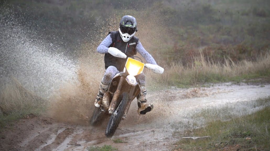 Persiapan Lengkap untuk Trabasan dengan Supermoto Saat Musim Hujan Ala Superchallenge!