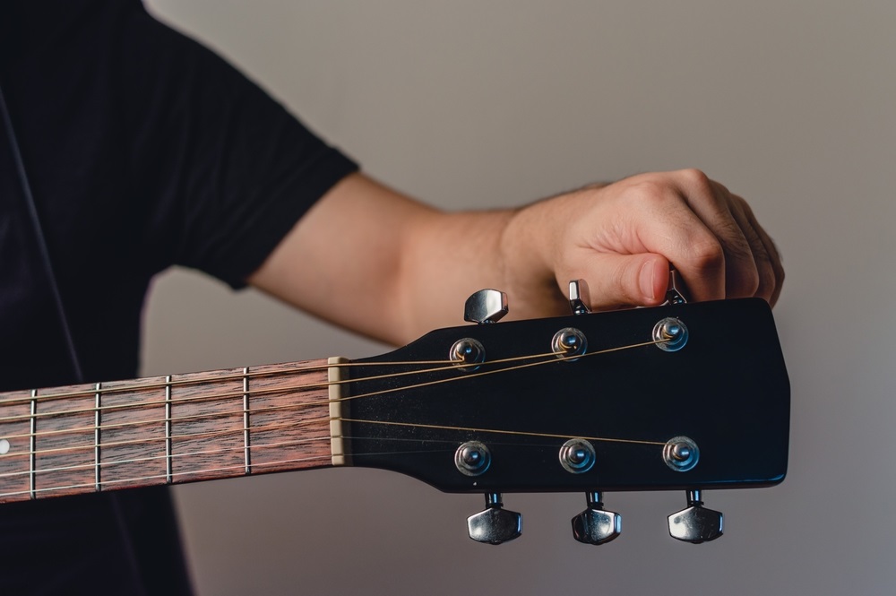 8 Rekomendasi Aplikasi Stem Gitar Online yang Mesti Dicoba