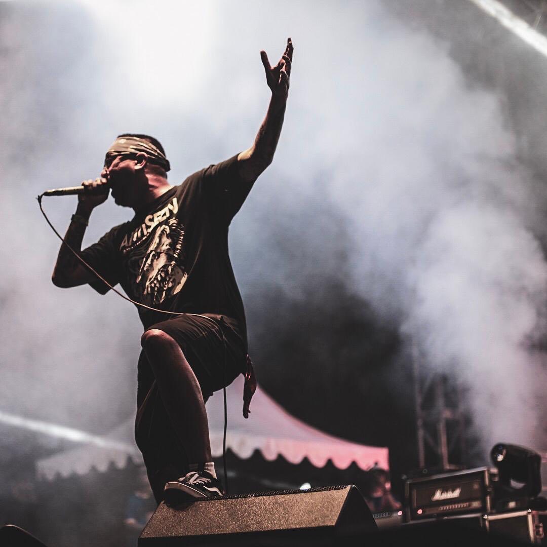 5 Penyanyi Rock Indonesia Ikonis