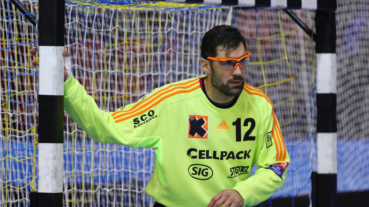 Kiper Futsal Pakai Kacamata, Buat Apa Sih Sebenarnya?