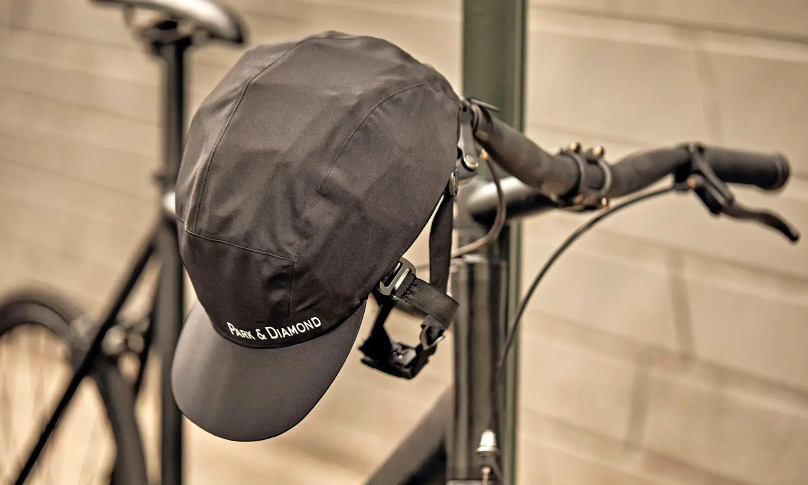 Helm Nyeleneh Yang Bikin Gowes Makin Stand Out!