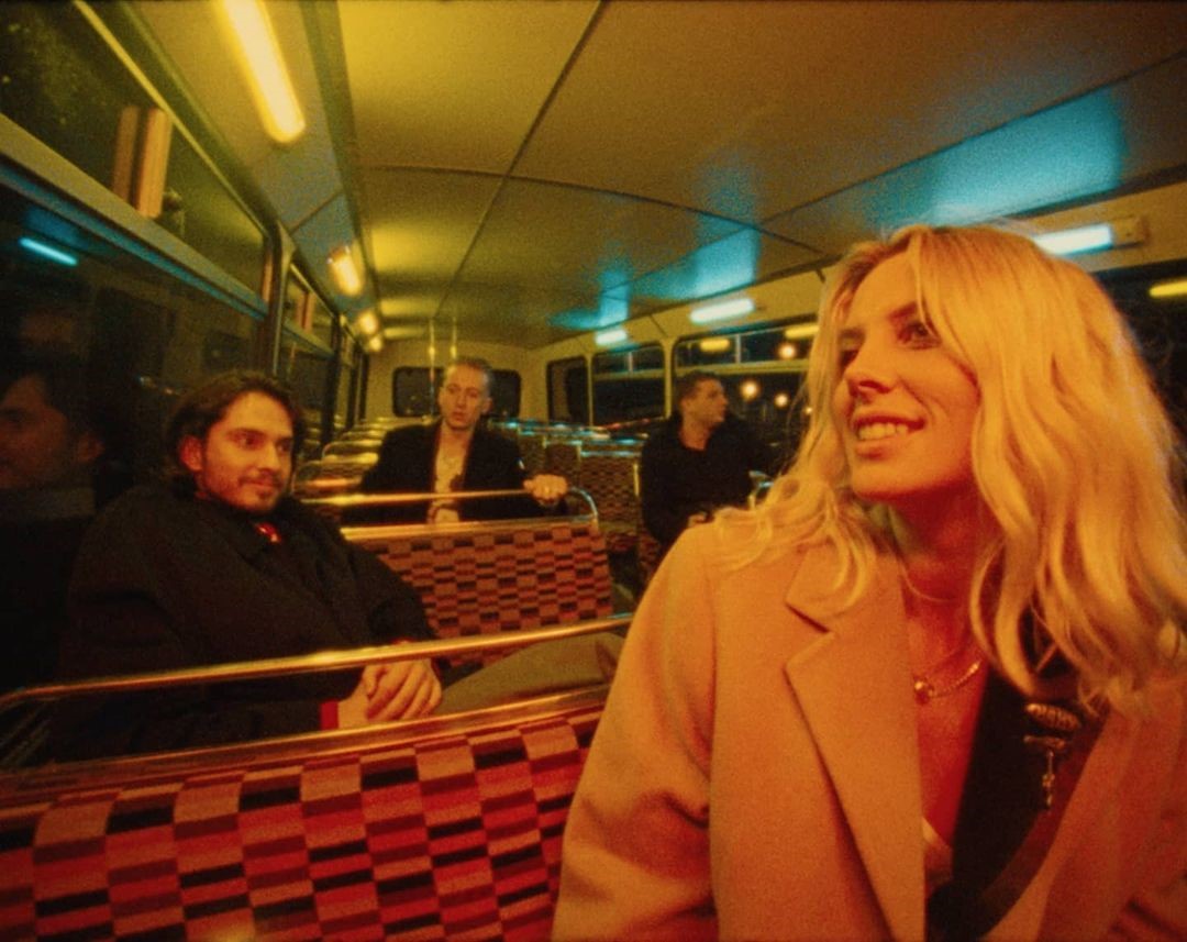 Merayakan Perjalanan Wolf Alice di Album Blue Weekend