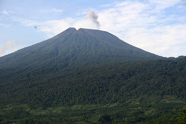 Gunung Slamet. Image: Wikipedia