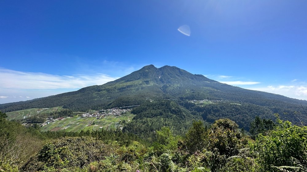 Gunung Lawu Via Cemoro Sewu