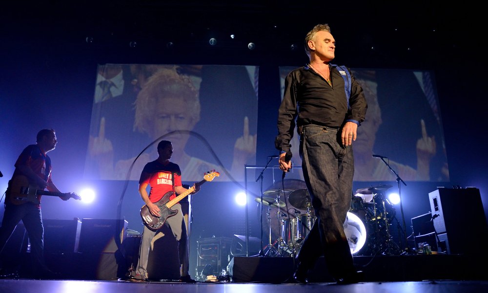 Lirik, Chord, dan Makna Lagu There Is a Light That Never Goes Out - The Smiths