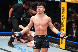 KO Brutal Kevin Vallejos Atas Josh Emmett di UFC Fight Night Vegas 114: New Rising Star Featherweight yang Mulai Mengancam!