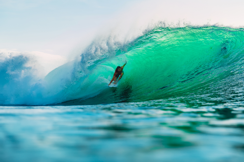 Trik Terbaik dan Tersulit dalam Surfing, Riding The Barrel