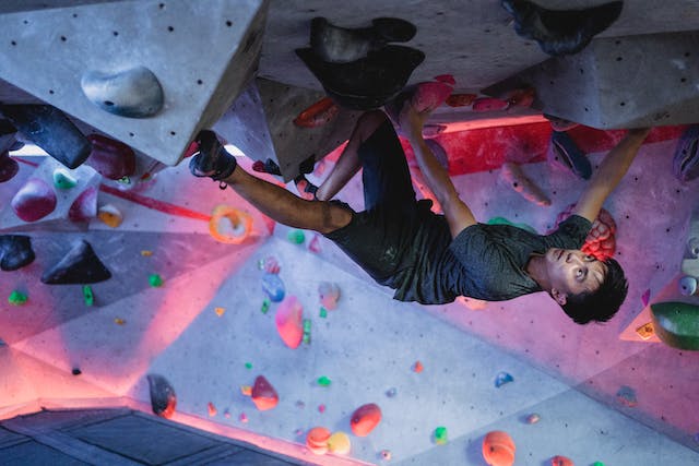 Ilustrasi bouldering.Image: Allan Mas/Pexels