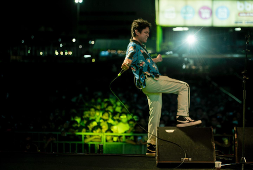 Jadi Idola Baru Anak Muda Masa Kini, Siapa Sih Hindia?