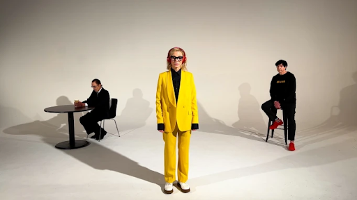 Cate Blanchett Hadir di Video Klip Terbaru Sparks