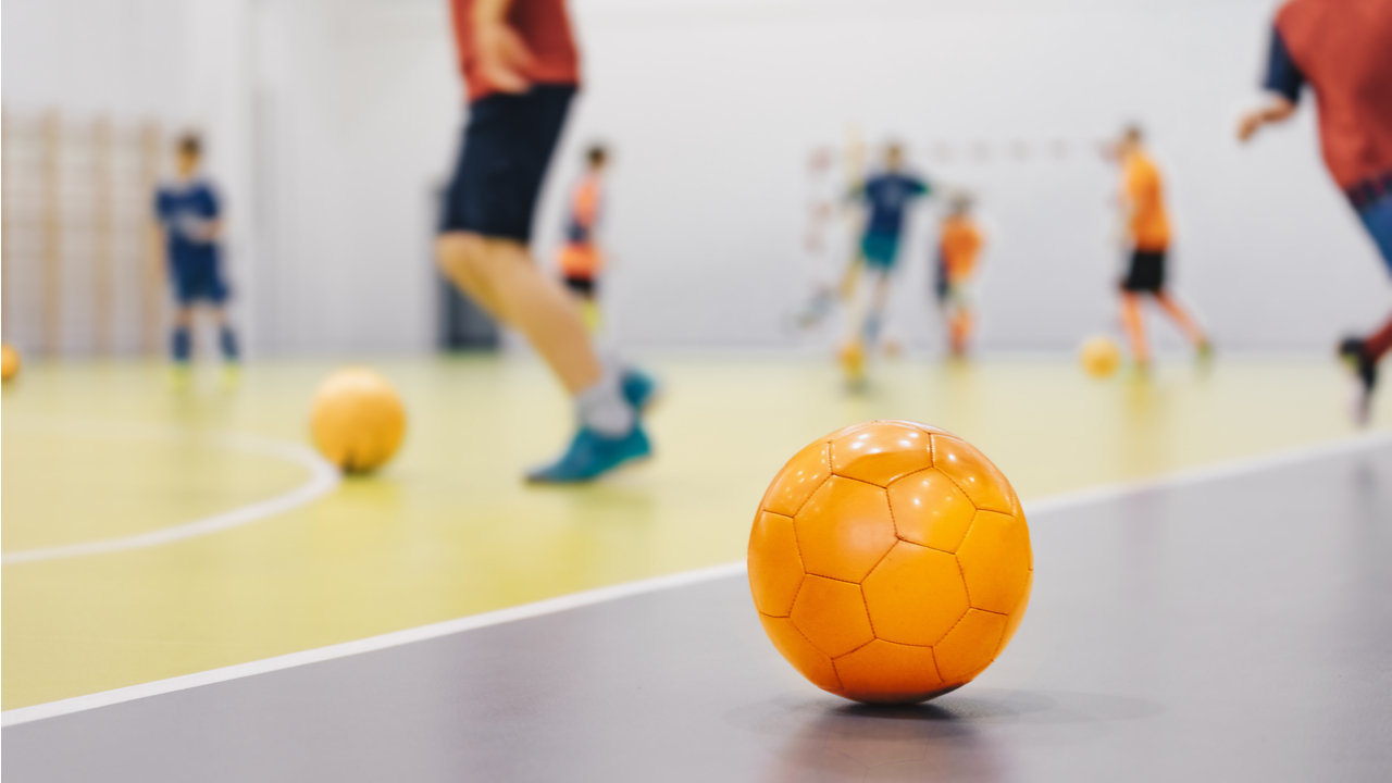 Latih Akurasi Passing dan Skill First Touch dengan Wall Pass Drill