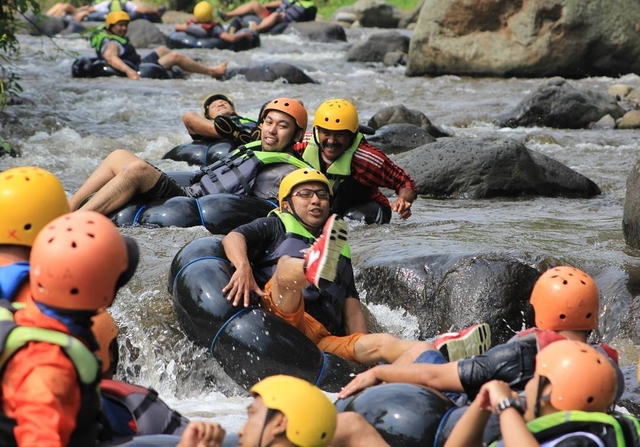 6 Spot Wisata River Tubing Menantang di Pulau Jawa, Berani Coba?