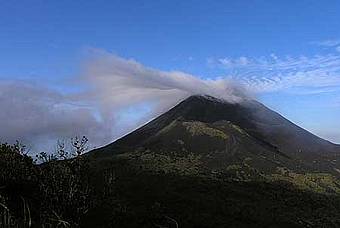 Gunung Soputan. Image: Wikipedia