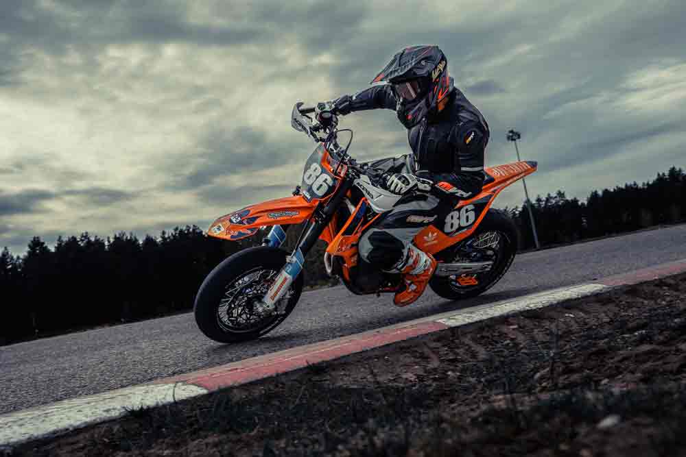 Supermoto