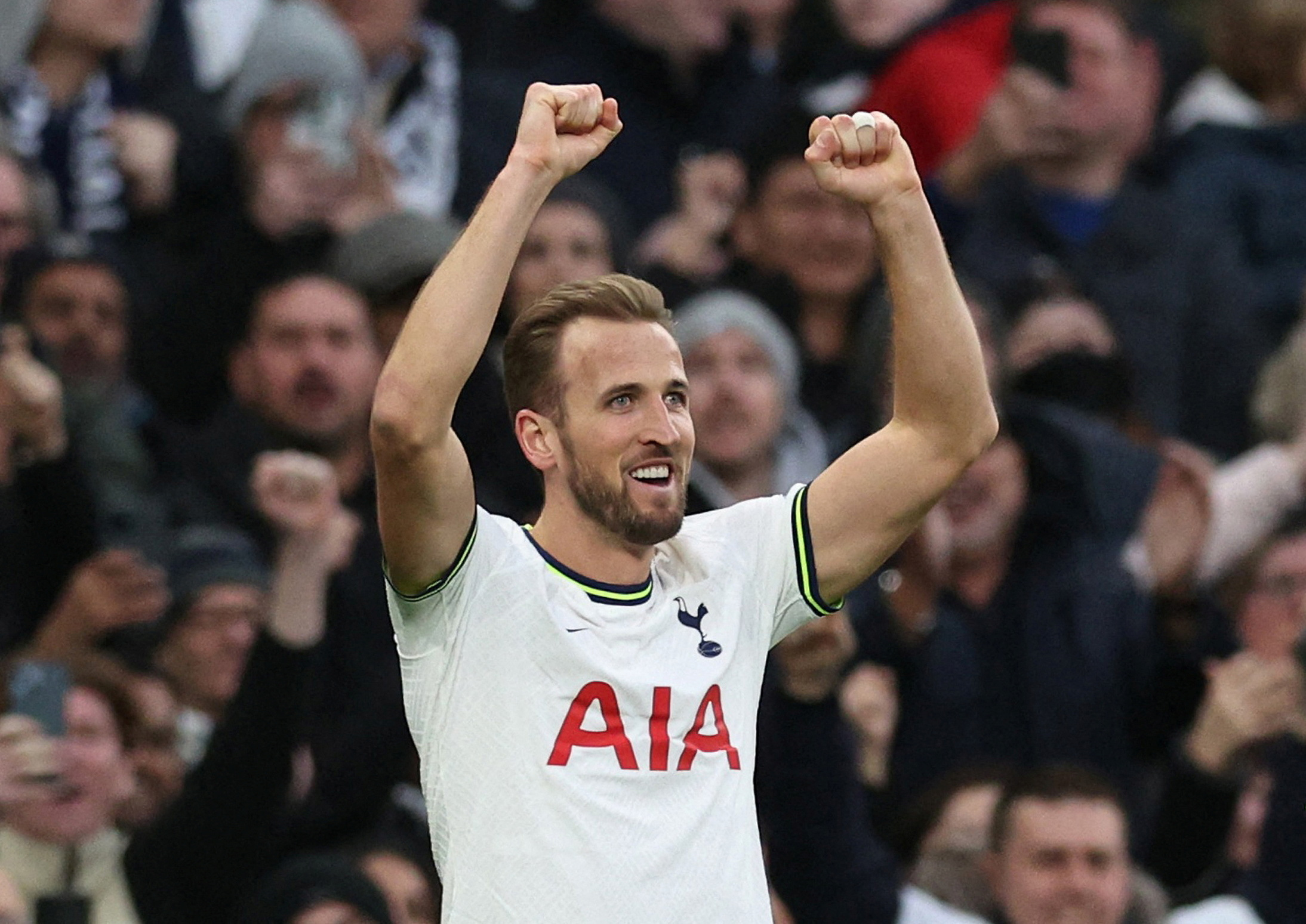 Tottenham Hotspur's Harry Kane celebrates scoring their first goal and becomes Tottenham Hotspur's all time top goalscorer REUTERS/David Klein