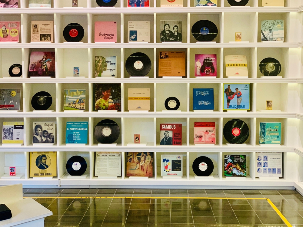 Listening Bar