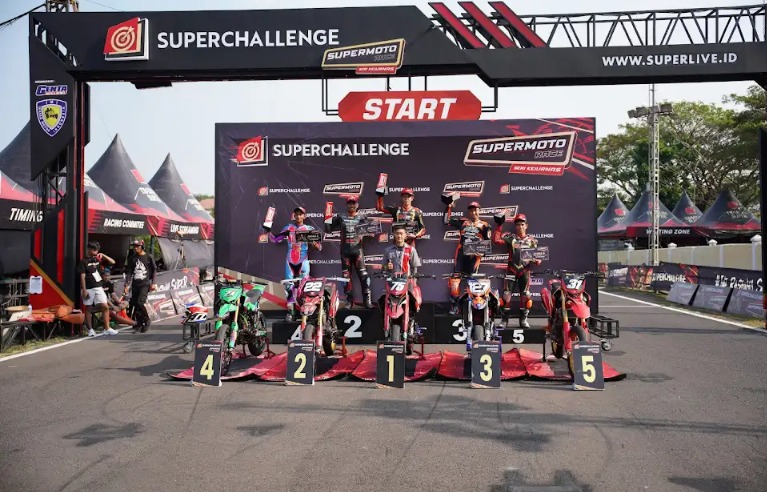 Full of Surprise di Seri 4 Superchallenge Supermoto Race 2024!