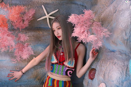 Kolaborasi CHUNG HA dan BIBI untuk Single Crazy Like You