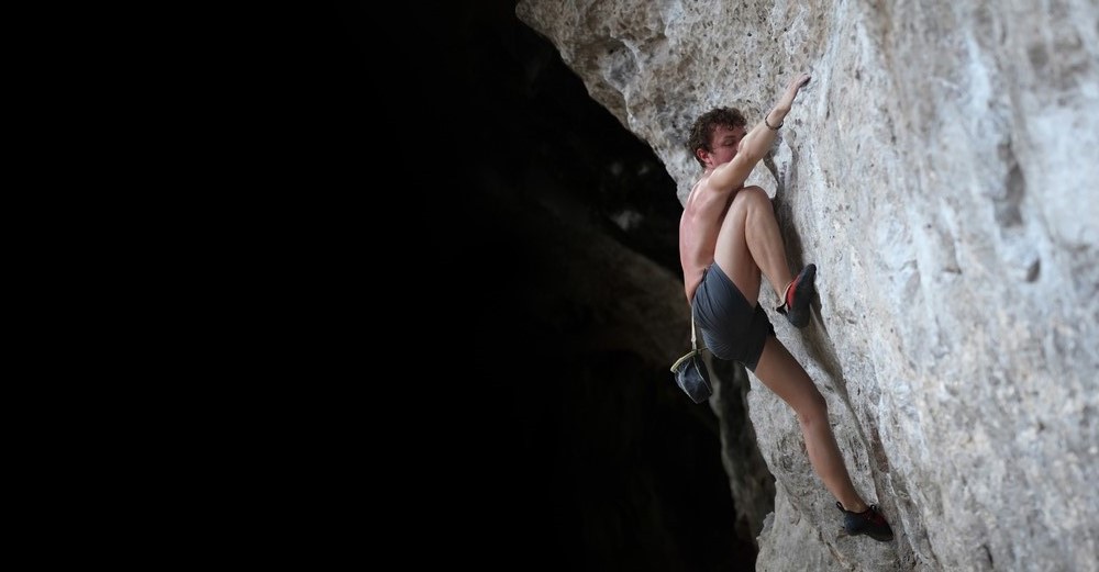 Cuma yang Bernyalilah yang Mau Jajal Free Solo Climbing