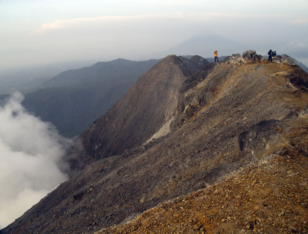 Menaklukkan Puncak Gunung Sibayak, Sumatera Utara