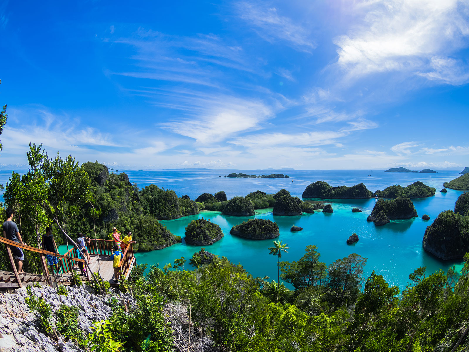 Backpacking ke Raja Ampat Tanpa Bikin Kantong Bolong, Mau?