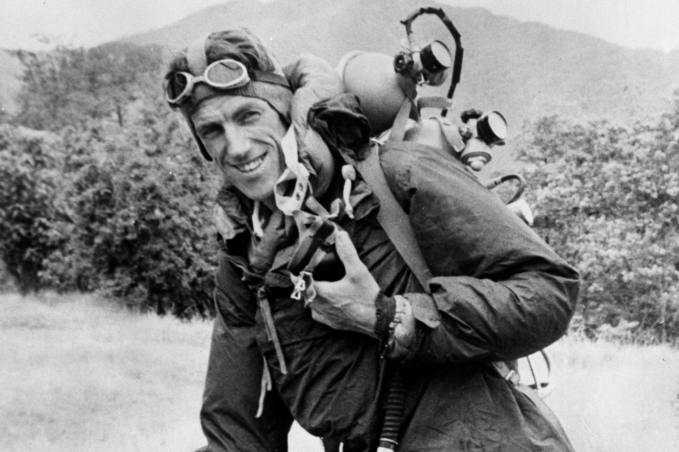 Mengenal Peralatan yang Dulu Dibawa Edmund Hillary