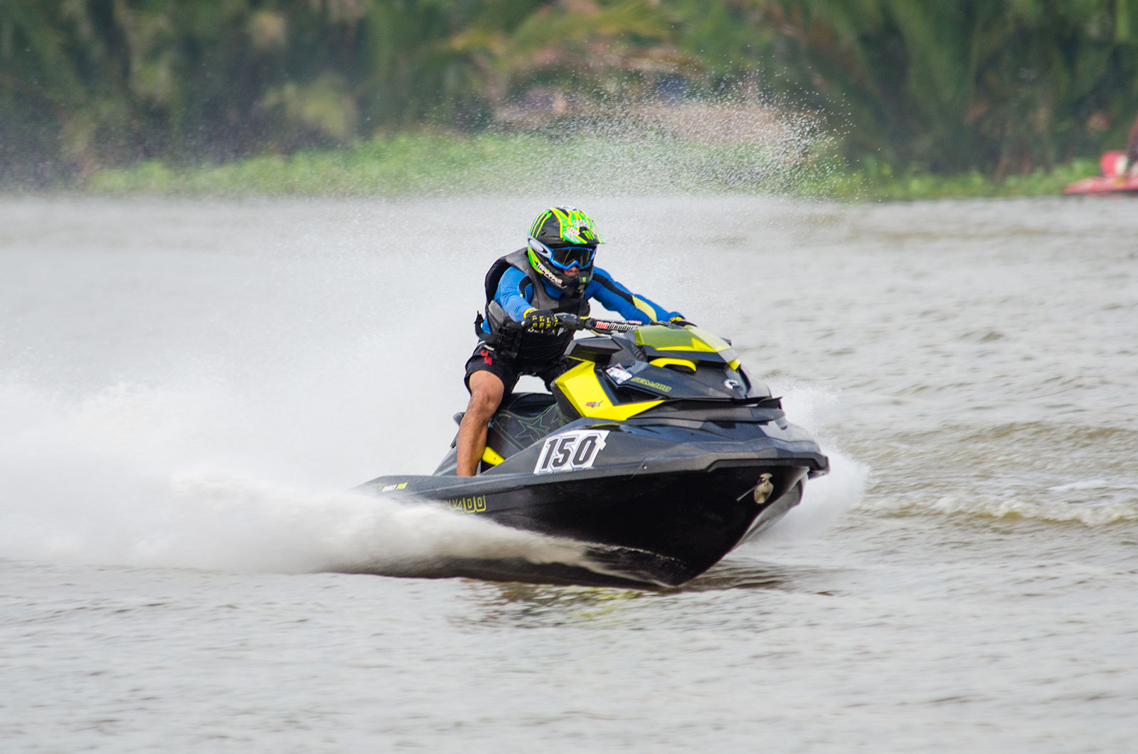 Jelajah Sungai Sempit dengan Skuter Air (Jetski)? Tinggal Siapin Nyali Aja!