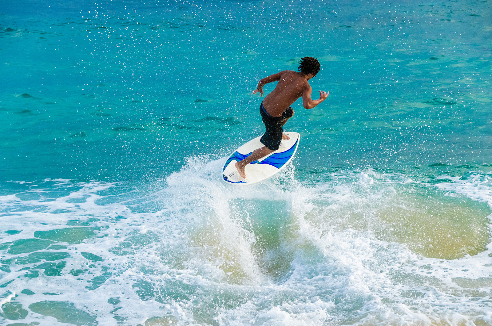 Meluncur di Bibir Pantai, Skimboarding Namanya