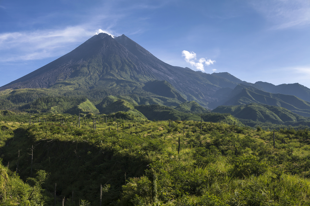 Mendaki Puncak Merapi, Berani?